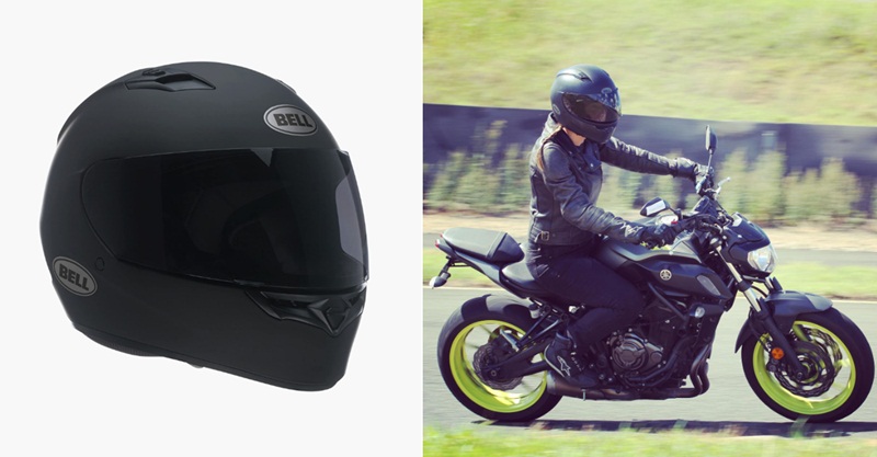 The Bell Qualifier helmet complements the rider's style